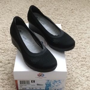 Clarks Cloudsteppers black wedge. Never worn.